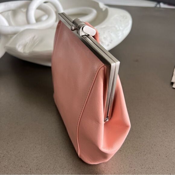 HOBO INTERNATIONAL PinkāLeather Hang Bag Single Handle Top StructuredāDesign. - Picture 6 of 9